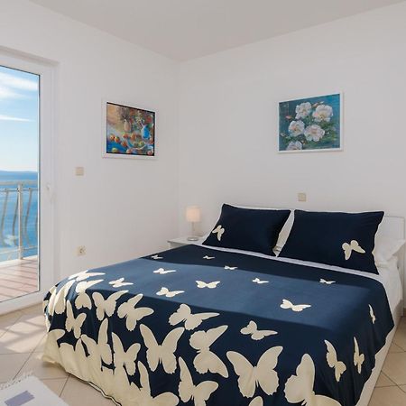 Beach Penthouse Diamond 오미스 객실 사진