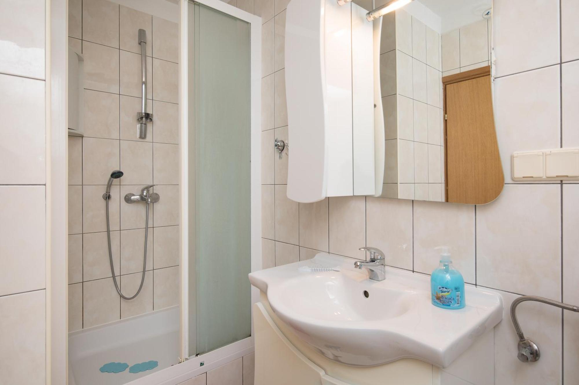 Beach Penthouse Diamond 오미스 객실 사진