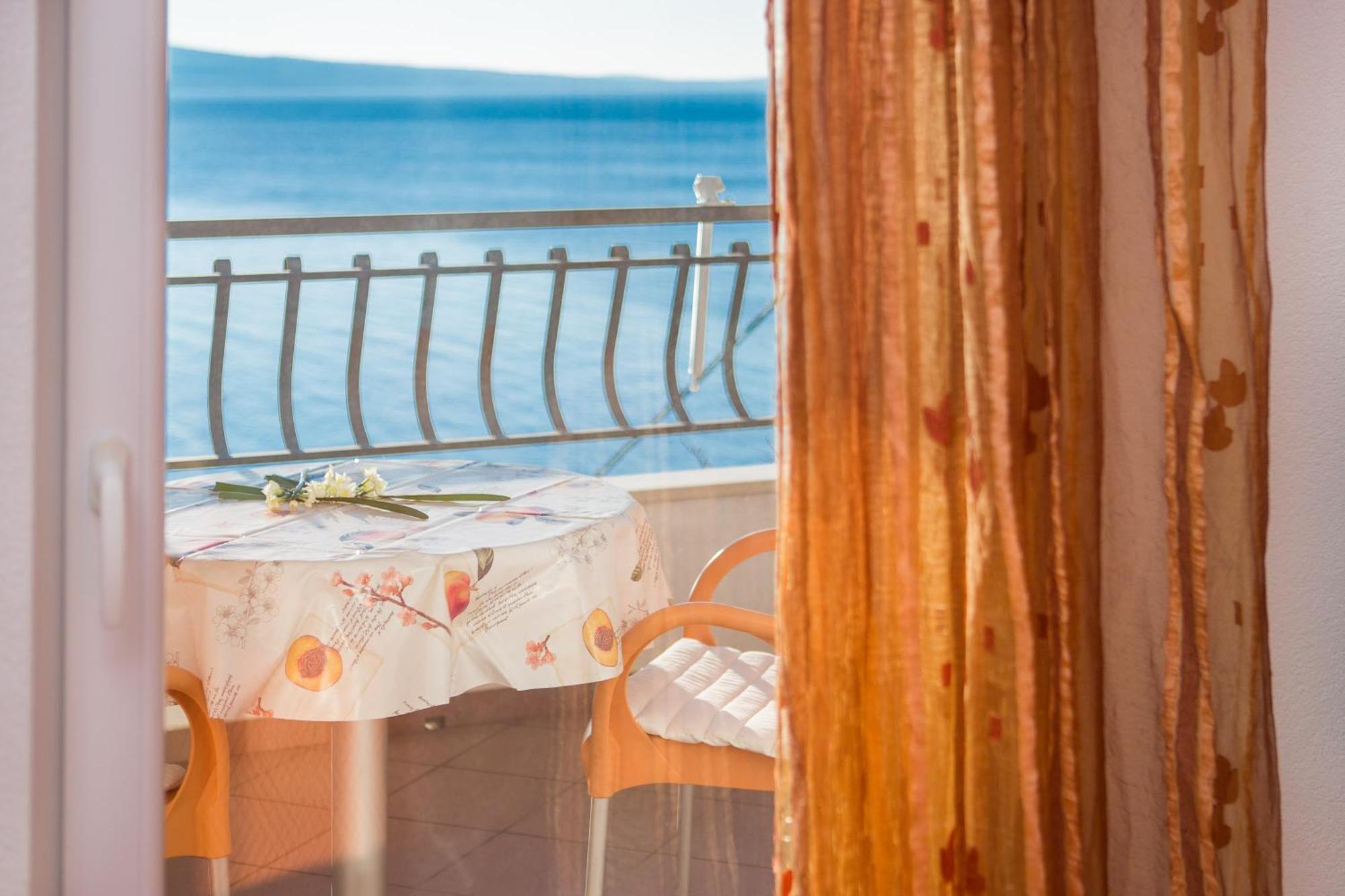 Beach Penthouse Diamond 오미스 외부 사진