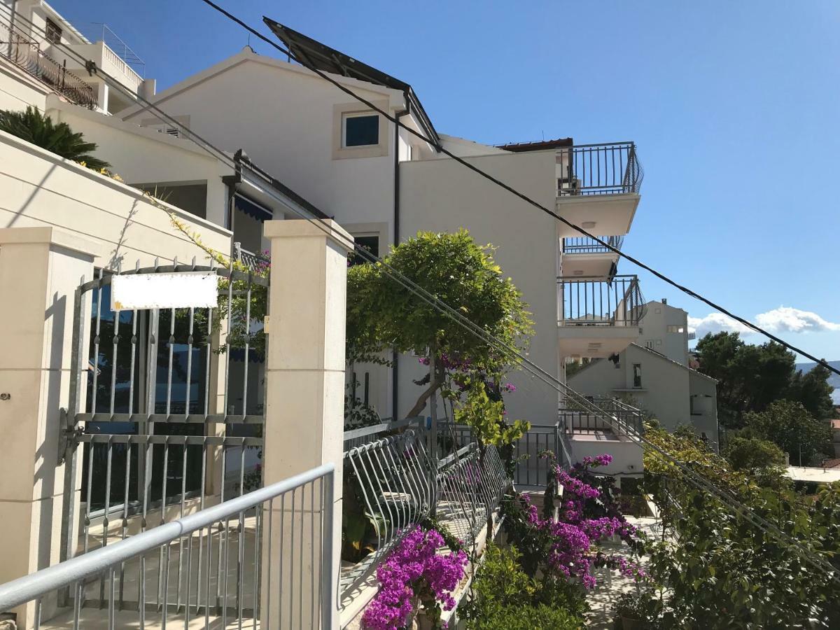Beach Penthouse Diamond 오미스 외부 사진