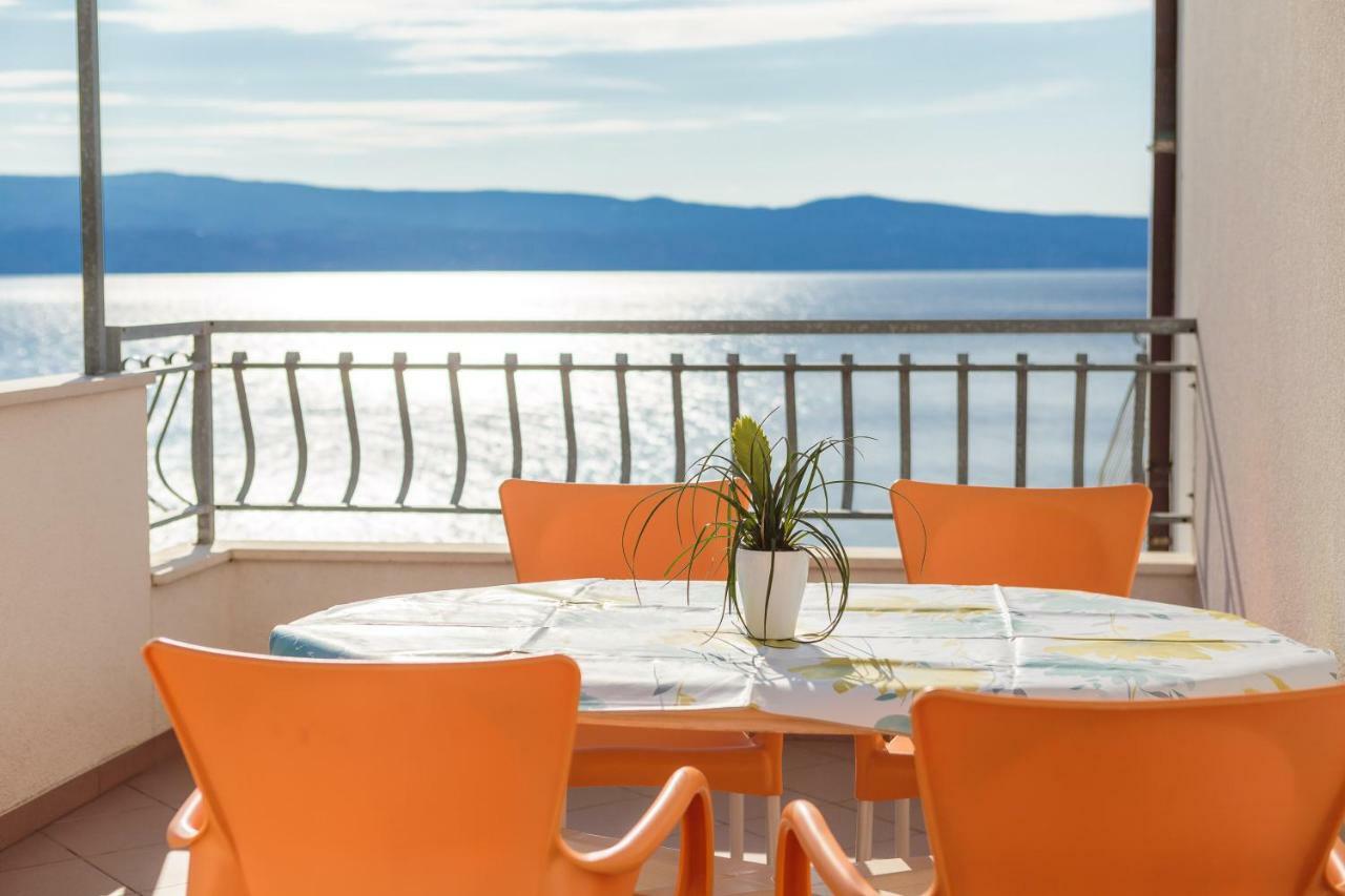Beach Penthouse Diamond 오미스 외부 사진